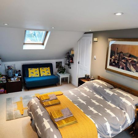 Large Light Loft Room - En Suite Μπράιτον Εξωτερικό φωτογραφία